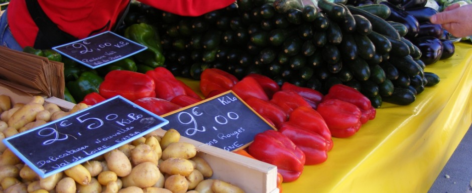 The market in Chagny, near our luxury vacation rental for six or 10 in Puligny Montrachet, near Beaune, Burgundy