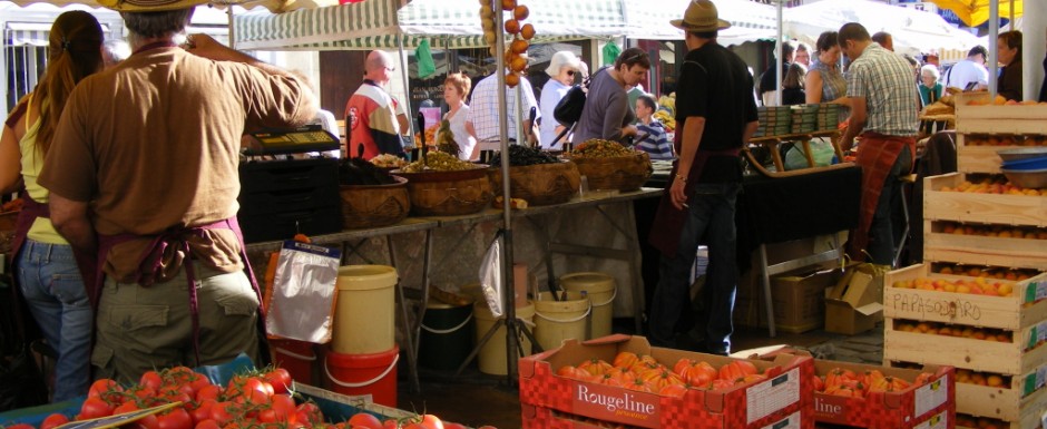 The market in Beaune, near our luxury vacation rental for six or 10 in Puligny Montrachet, near Beaune, Burgundy