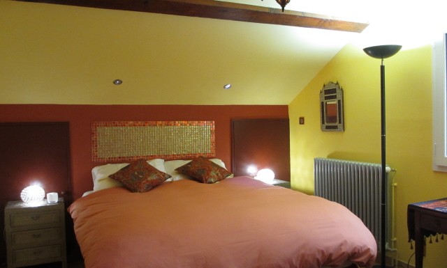 Senegal bedroom at 10pm, our luxury holiday rental for 6 or 10, in Puligny Montrachet, near Beaune, Burgundy