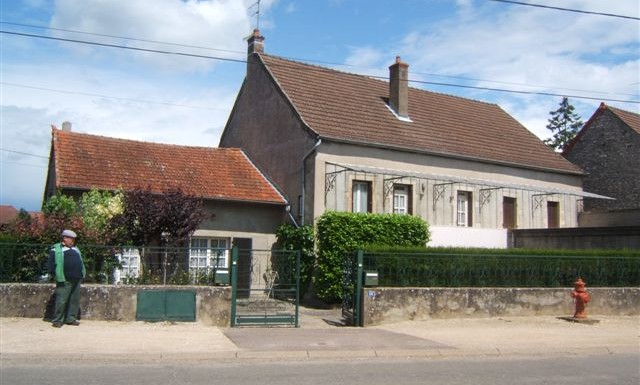 Renovations at 10pm, our luxury holiday rental for 6 or 10, in Puligny Montrachet, near Beaune, Burgundy